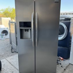 FRIGIDAIRE REFRIGERATOR 