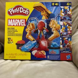 Play-Doh Marvel Iron Man Armor Maker Lab Playset with Action Figure, Ages 4+