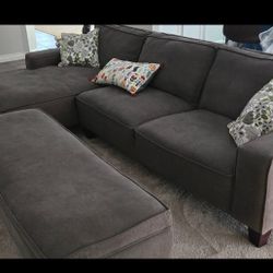 SECTIONAL COUCH 