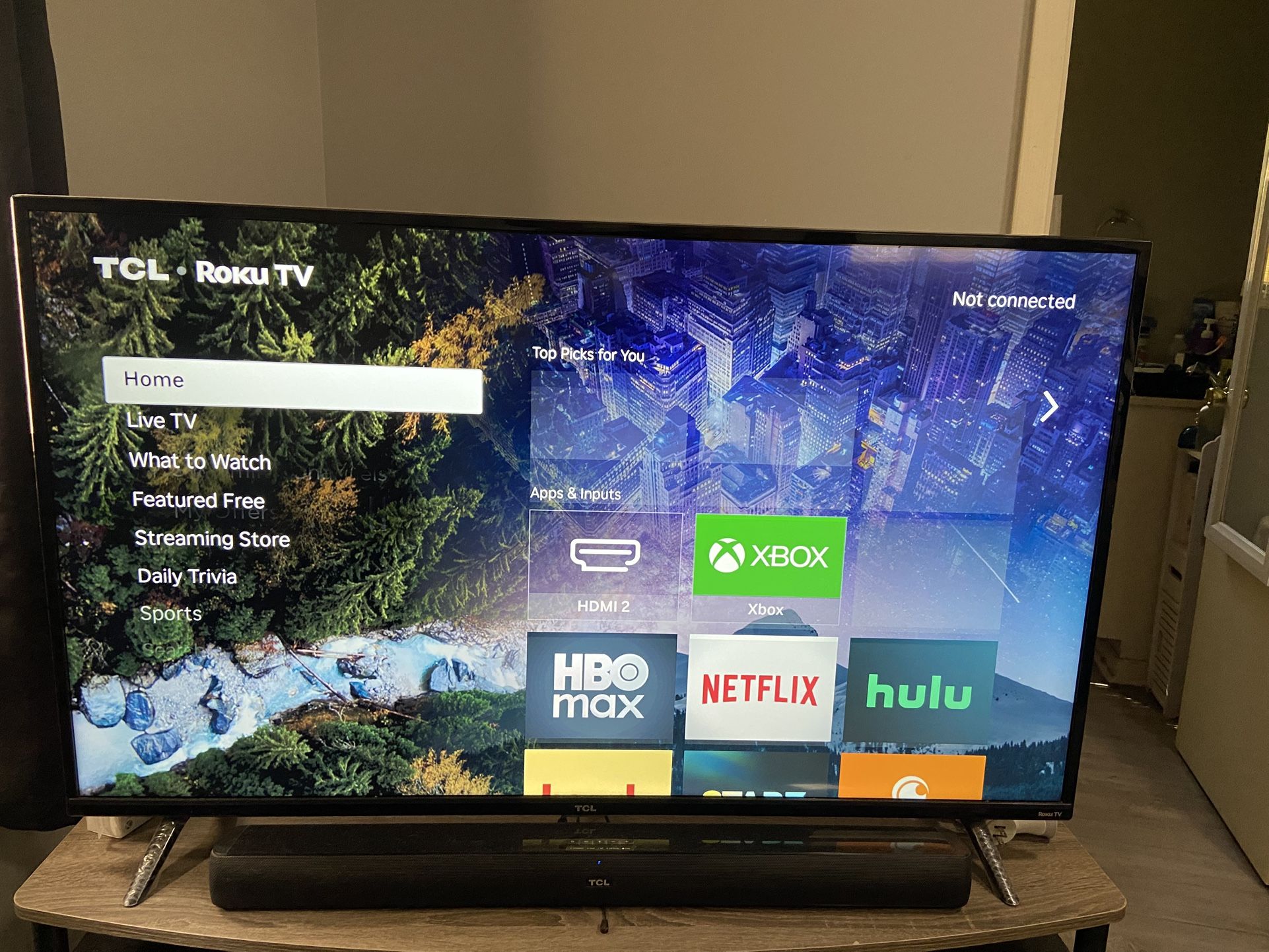 50 Inch Roku Smart Tv + Soundbar & Subwoofer 