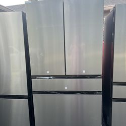 ‼️ New Refrigerator ‼️  work great have warranty available We are located at  635 S  Mickley ave Indianapolis in 46241 We will be happy to assist you 