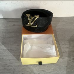Black Gold Buckle Louis Vuitton Belt Size 35-37 $45