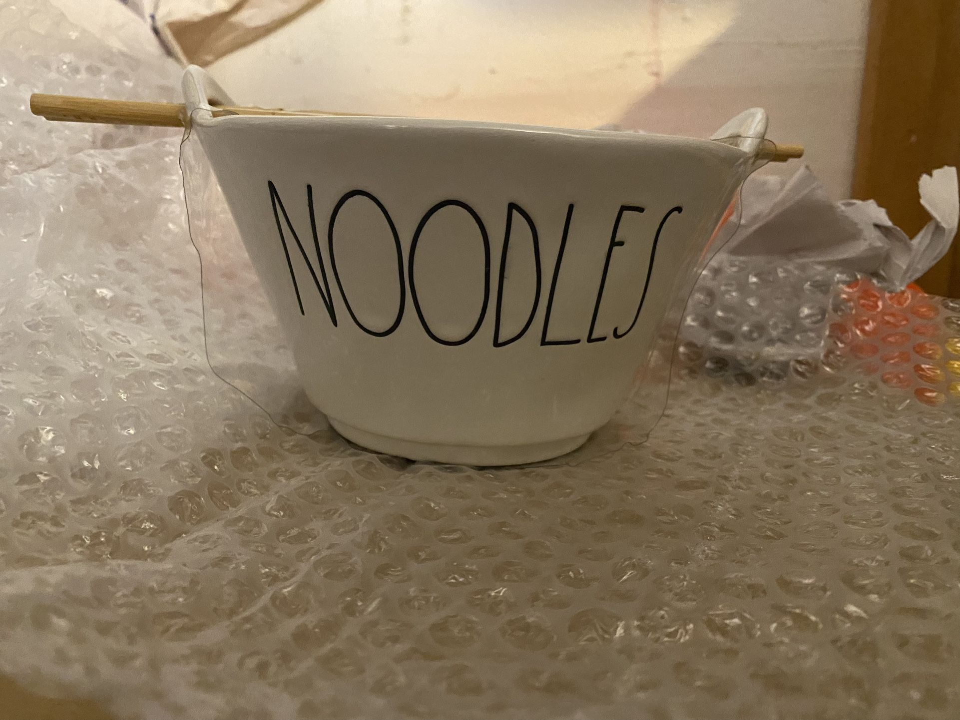 Rae Dunn Noodles & Rice Bowls With Chopsticks (2)