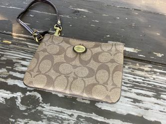 Coach mini purse 👜