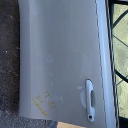 17-22 Sportage Driver Door 