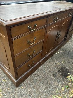 Dresser