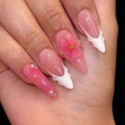 24 PCs Medium Stiletto Nails, Elegant Pink Gradient With White Petal Accents