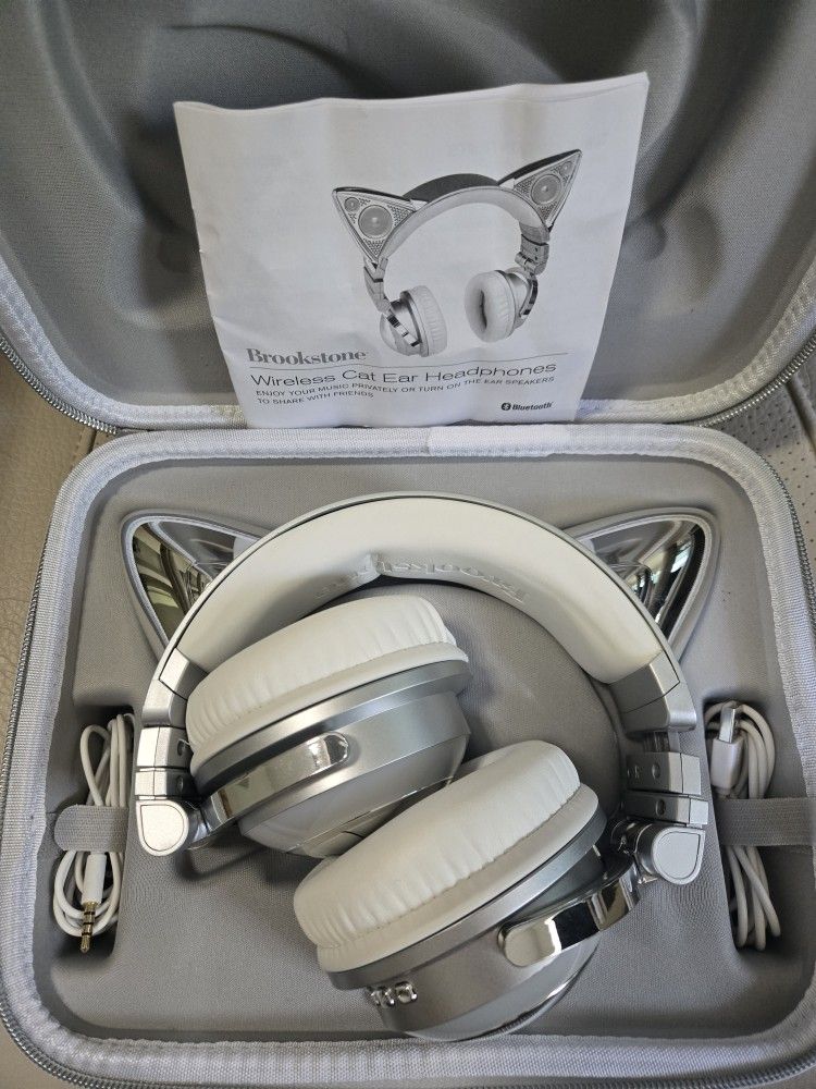 Limited Edition Brookstone Ariana Grande Wireless Bluetooth Cat Ear Headphones/Speakers LED , White