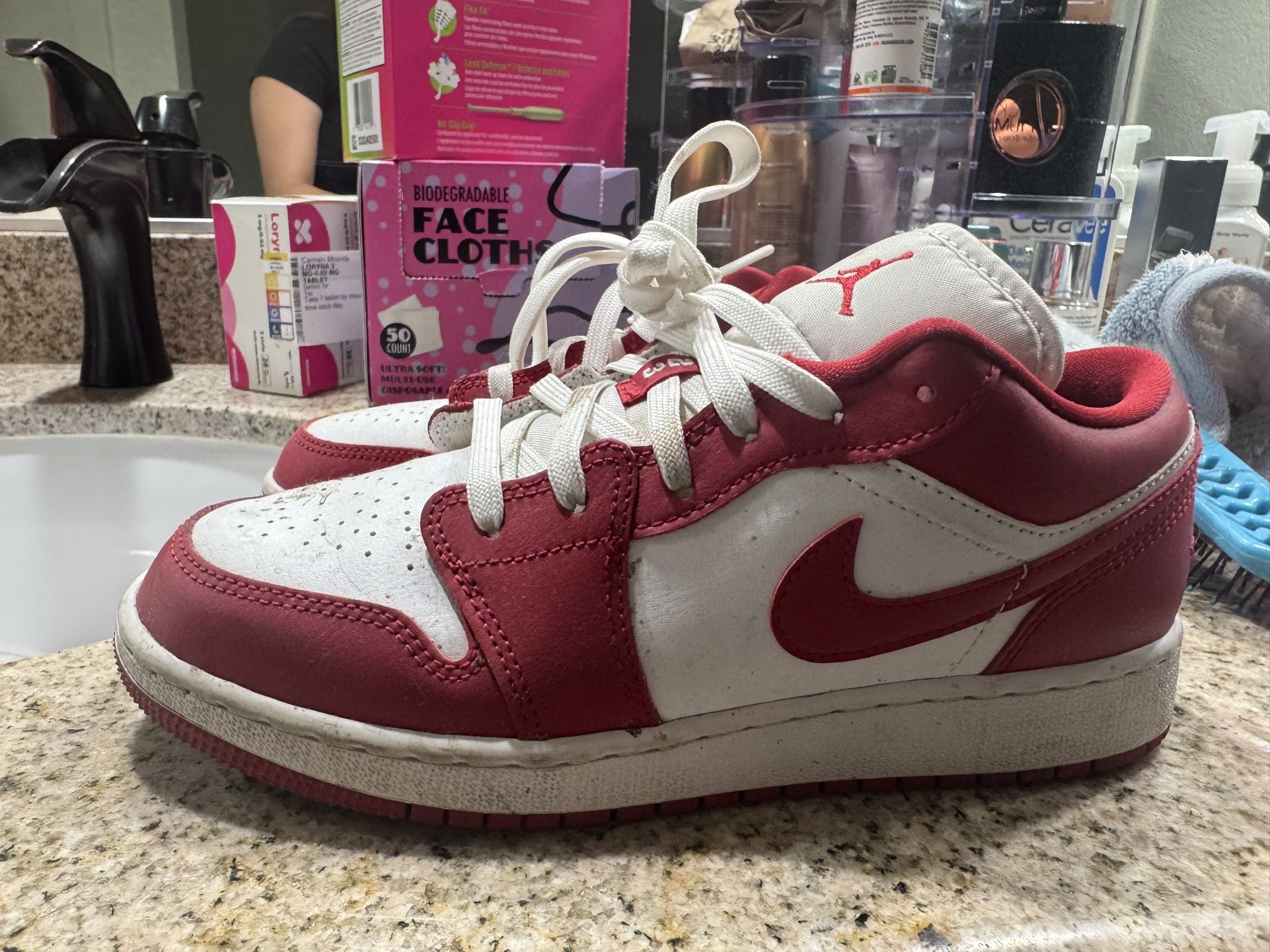 Jordan 1 Low Gym Red