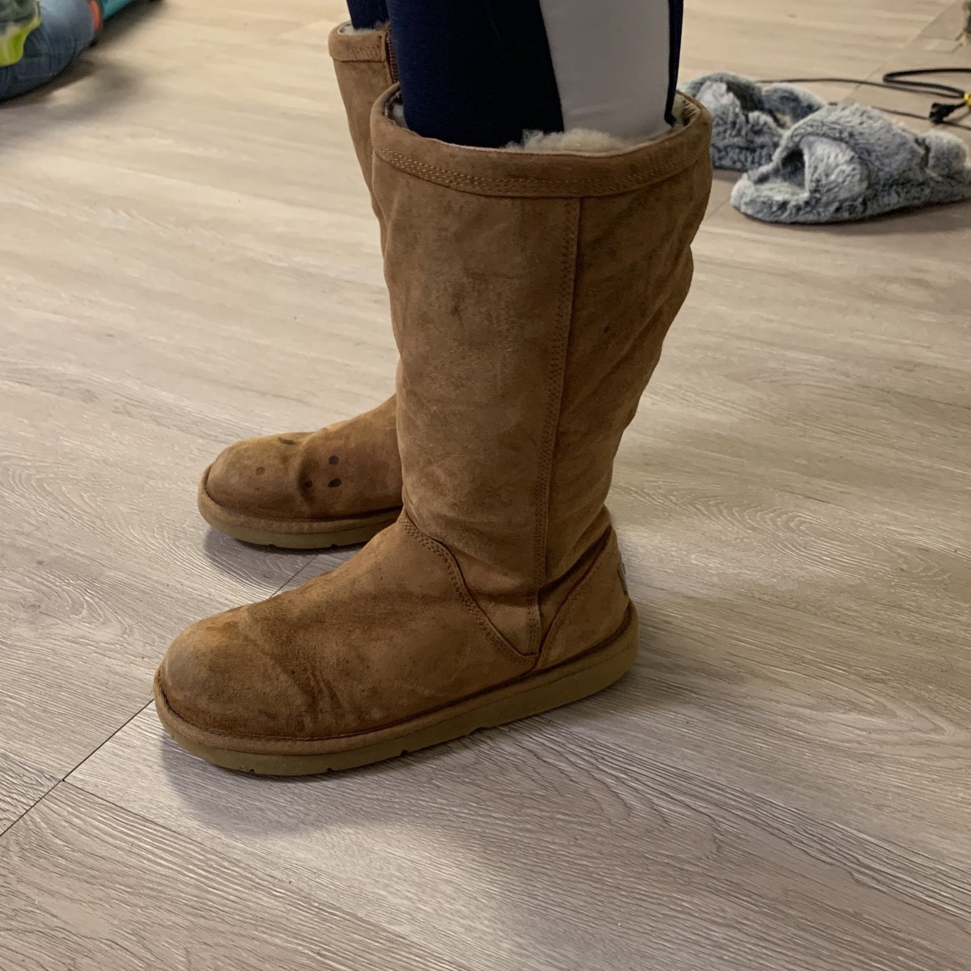 Size 7 Uggs used