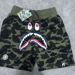 BAPE Shorts Green Camouflage Shark 