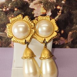 #2007, MONET GORGEOUS CLIP AND FAUX PEARLS VINTAGE EARRINGS 2.5"

