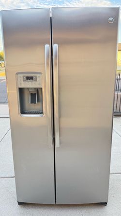 REFRIGERATOR GE COUNTER DEEP STAINLESS STEEL