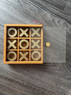 Wooden Tic-Tac-Toe Game – Gold X & O Pieces with Sliding Clear Cover