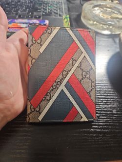 Gucci GG Supreme Bifold Wallet
