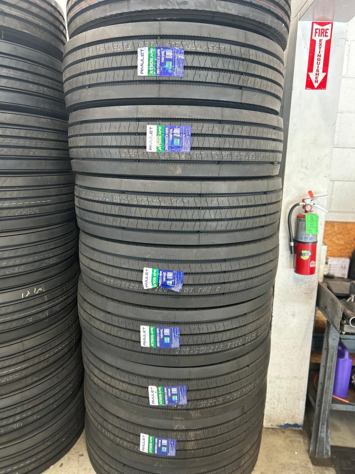 295/75R22.5 AMULET ALL-POSITIONAL TRUCK TIRES FOR SALE . 275$ EACH CARRY OUT💥