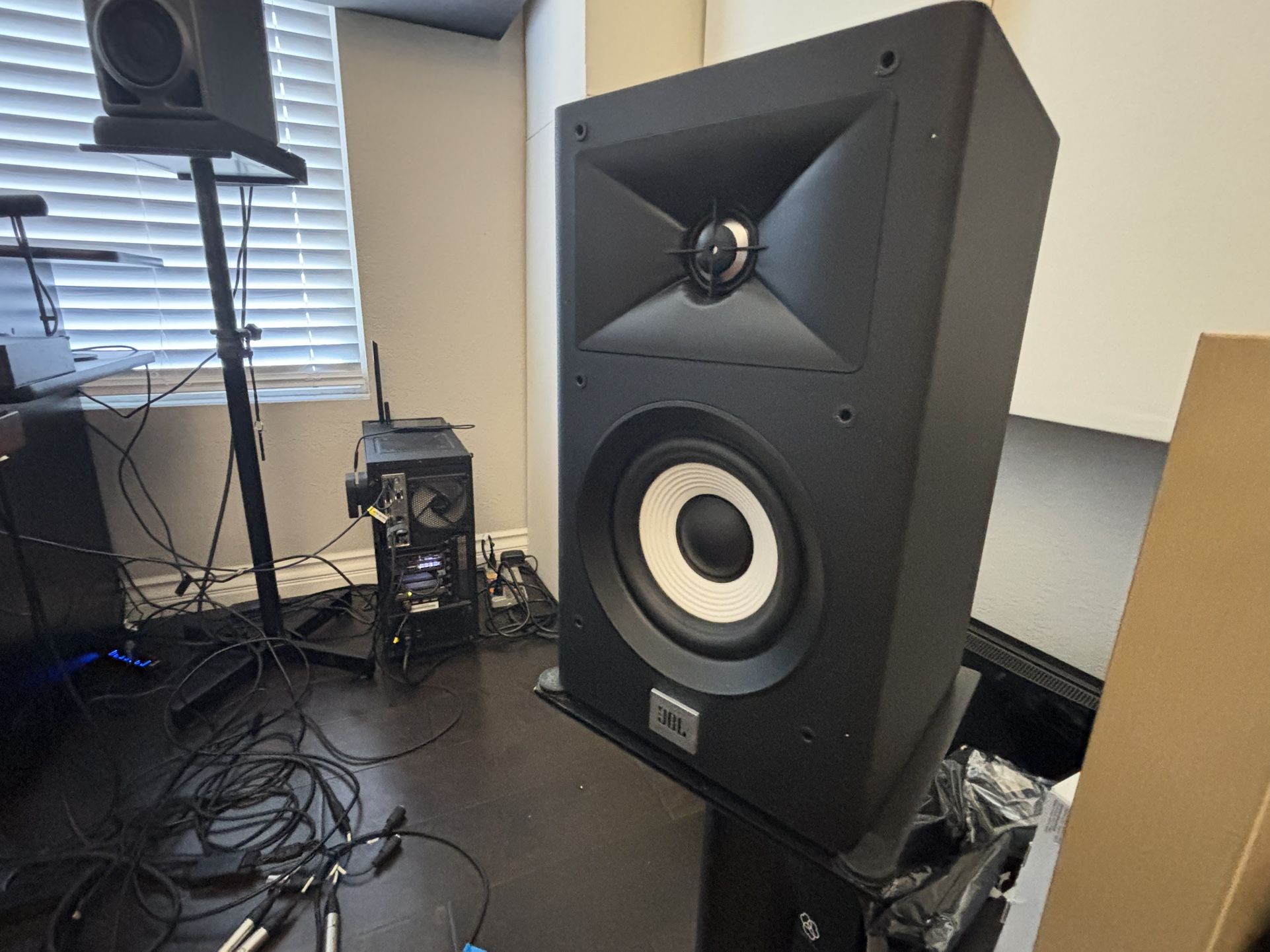 JBL Stage a120