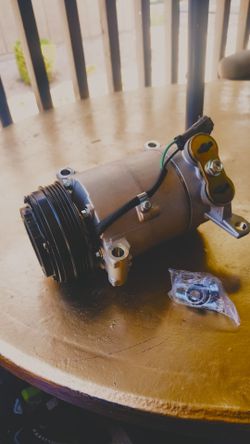 New A/C compressor inbox. Fits 1999, 2000,2001,2002,2003 Chevy Silverado Avalanche Suburban Tahoe 4.8 L. 5.3 l. 6.0 L. 8.1 l.   /   GMC. V8 .Sierra, Y