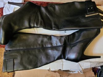 Used Women's Leather Boots