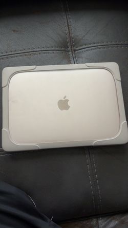 Apple MacBook