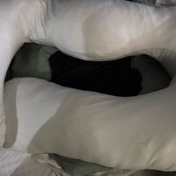 Momcozy Pregnancy Pillow 
