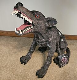 RARE VINTAGE "WORLD'S END ZOMBIE DOG" LIGHT/SOUND HALLOWEEN PROP
