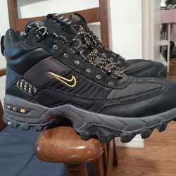 Nike Hiking Boots Size 7