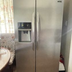 Working Fridge, Replaced, Need Gone!