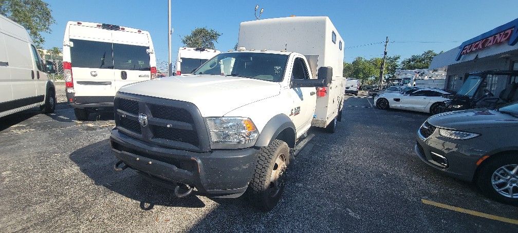 RAM CUMMINS DIESEL ENCLOSED SERVICE BOX 4X4 ⭐️NEW ARRIVALS⭐️
Equipment for all✅️
Finance Options ✅️
Warranty Options ✅️
Clean Carfax ✅️
Clean Title ✅️