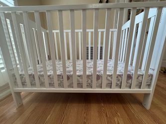Crib with mattress