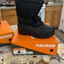Boys Size 5 Snow Boots