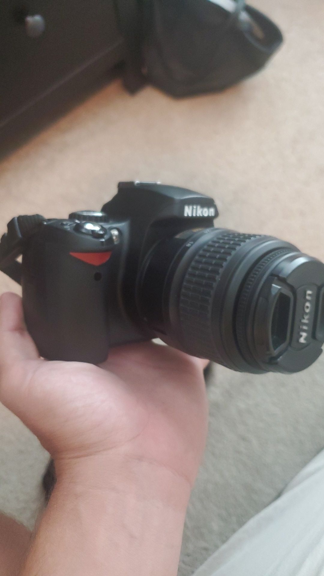 NIKON D40 with lense and carrying case