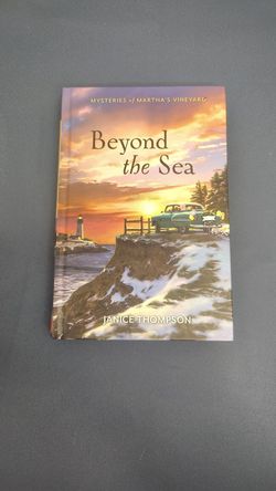 Beyond the Sea Janice Thompson Martha's Vineyard #18 Guideposts Cozy Mystery HC