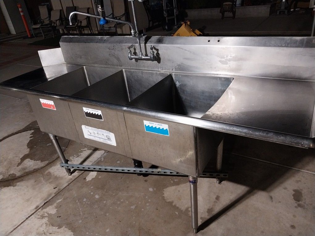 Commercial 3 Compartment Sink