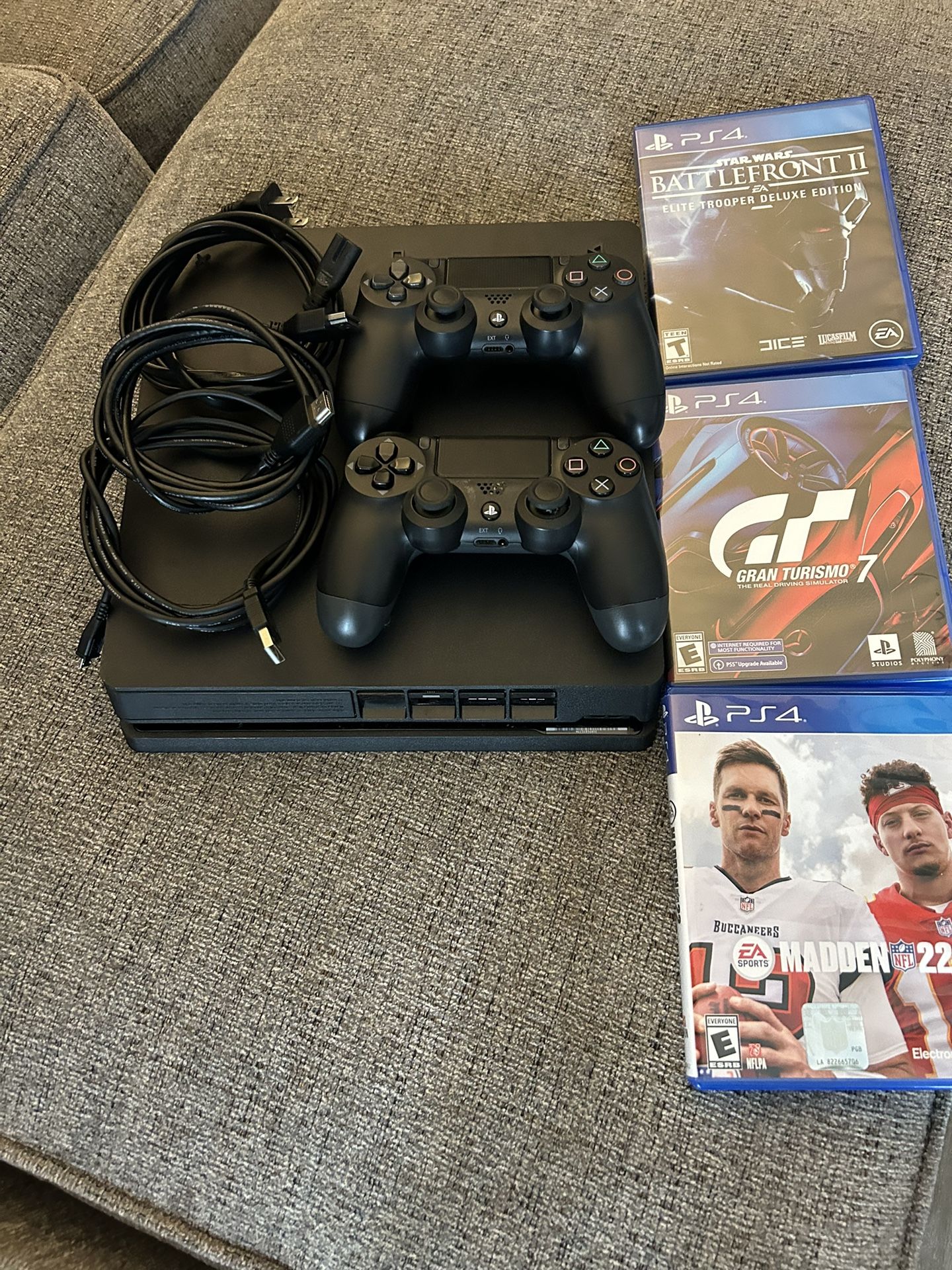 PS4 Slim W/extras 