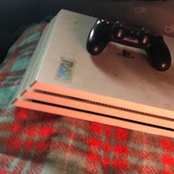 White PS4 Pro 