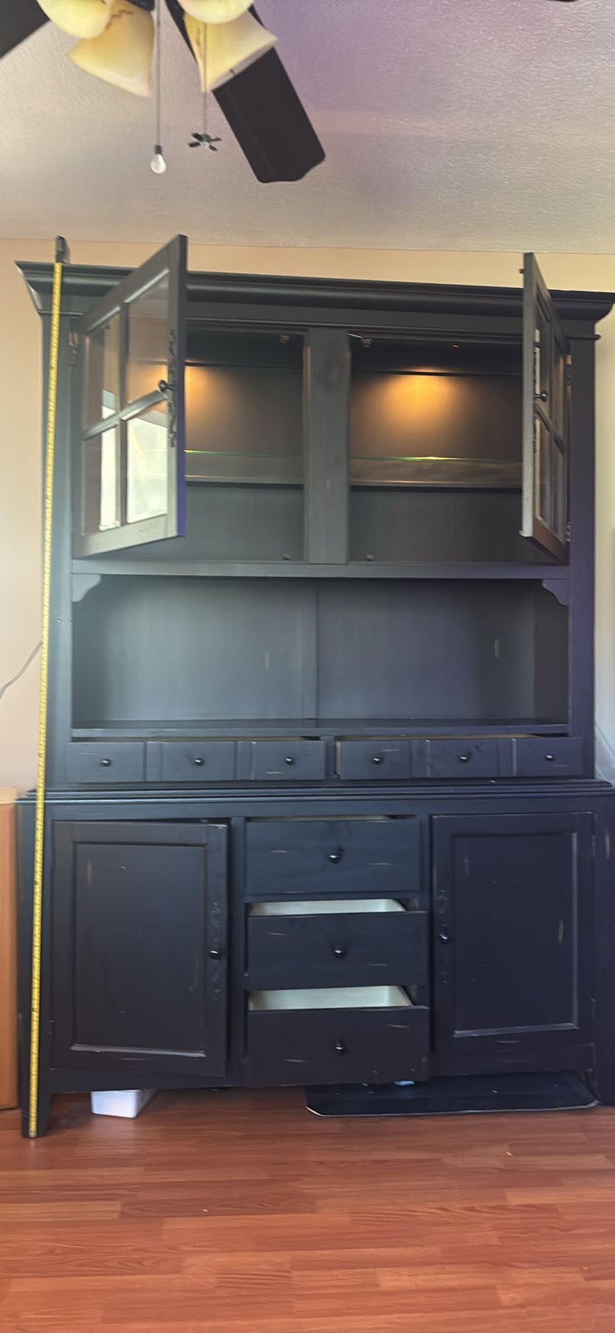 Hutch 2 Pieces