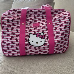Hello Kitty Duffle Bag with wheels 