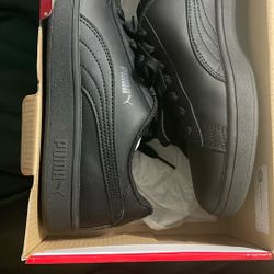 Black Puma Sneakers 