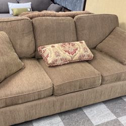 Craftmaster Sofa