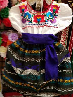 Hermosos set de niña tallas 4,5y6 fiestas tipicas de Maxico