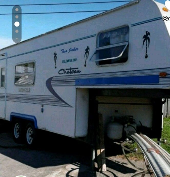 23’5th WHEEL CAMPER MUST SELL