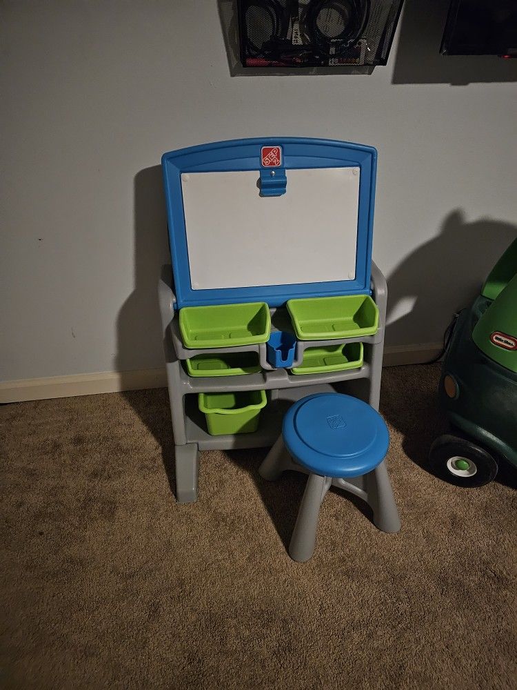 Flip doodle Art Easle Desk & Stool