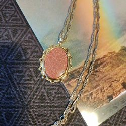 VINTAGE GOLD STONE OVAL( 14K GOLD PLATED )  PICK ⛏️ UP ONLY