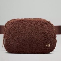Lululemon Everywhere Fleece Belt Bag