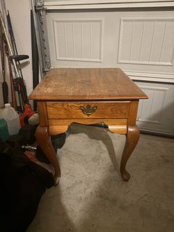 VINTAGE BROYHILL OAK WOOD QUEEN ANNE END SIDE TABLE NIGHTSTAND WITH DRAWER