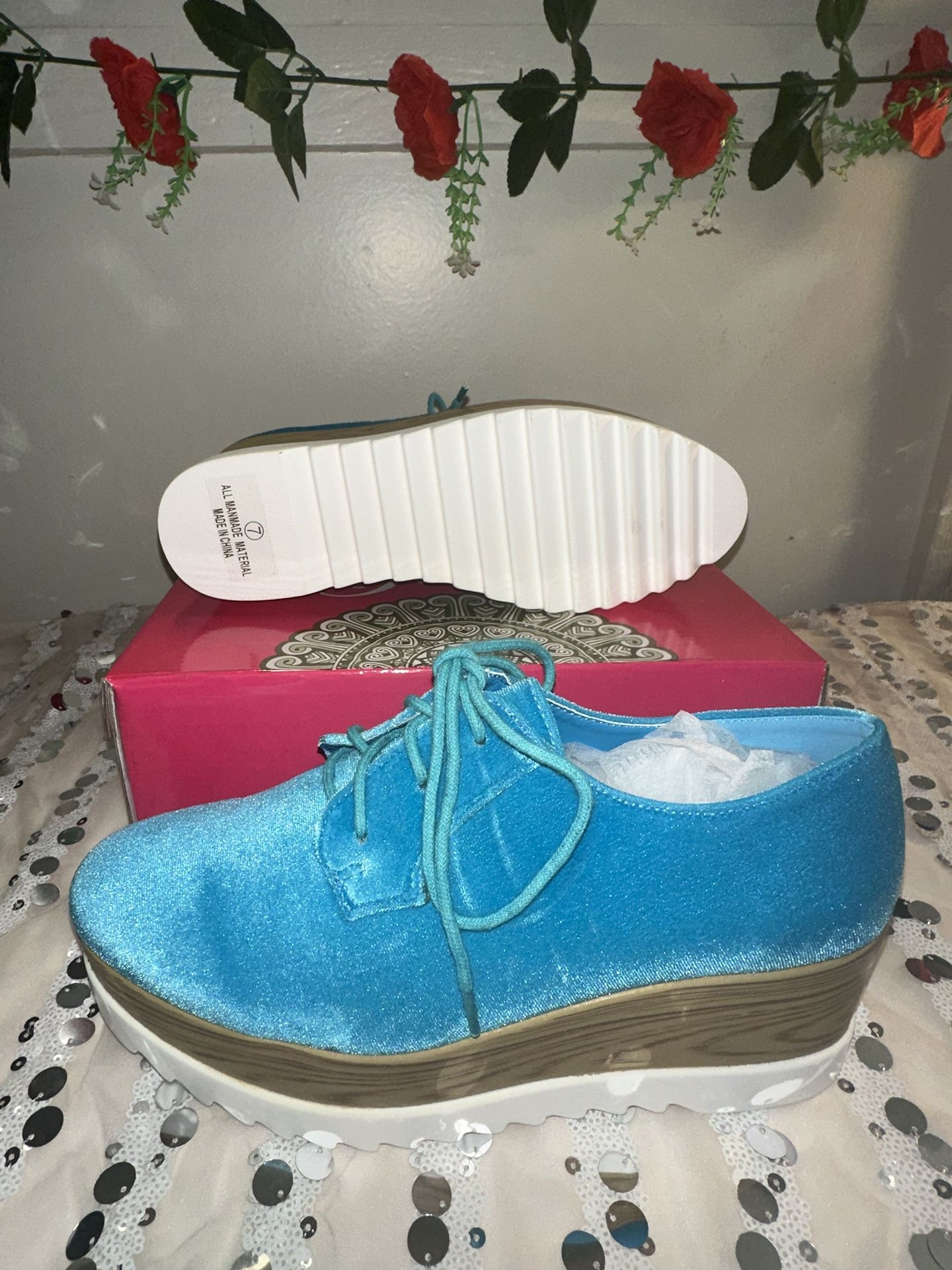 Velvet platform shoes