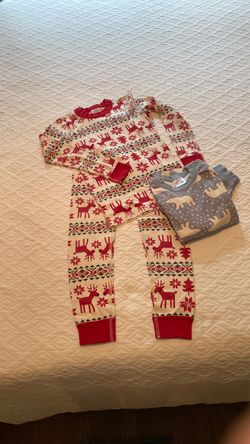 Two pair Hanna Anderson Size 8 Winter Pajamas