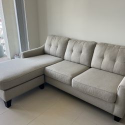 Textured Sofá With Chaise Lounge