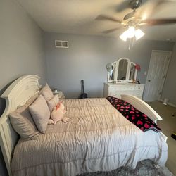Full Bedroom Set - Bed, Nightstand, Dresser